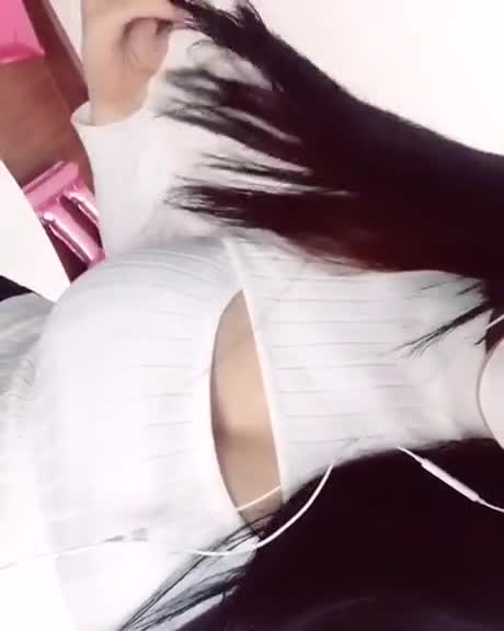 童颜巨乳的最佳代表！「舰队少女」剪开紧身针织衫...巨乳就从洞里弹出来(5)