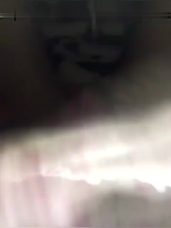 情窦初开漂亮学妹学人家用金手指扣小阴穴,一幅很想要的骚模样!第01集