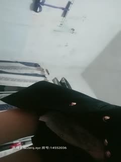 迷情小姐姐的浪漫之夜,一路开车一路骚,全程直播约炮狼友空降过程,简陋出租房里第05集