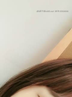 高颜值短发萌妹子【KIKI】道具自慰,大黑假屌口口骑乘插粉穴高潮大量喷水,掰穴特写非常诱人第01集