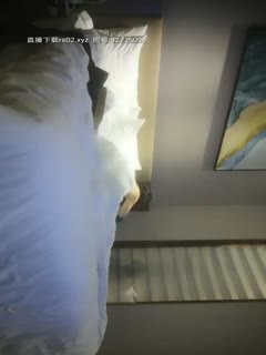 【9总出击】约了个妹子吃饱喝足啪啪,换上情趣装口口大力猛操呻吟娇喘,很是诱惑喜欢不要错过第04集