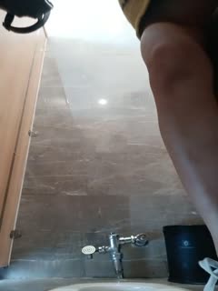 颜值不错红唇墨镜妹子厕所自慰露奶露逼厕所跳蛋塞逼尿尿无毛诱人很是诱惑喜欢不要错过第01集