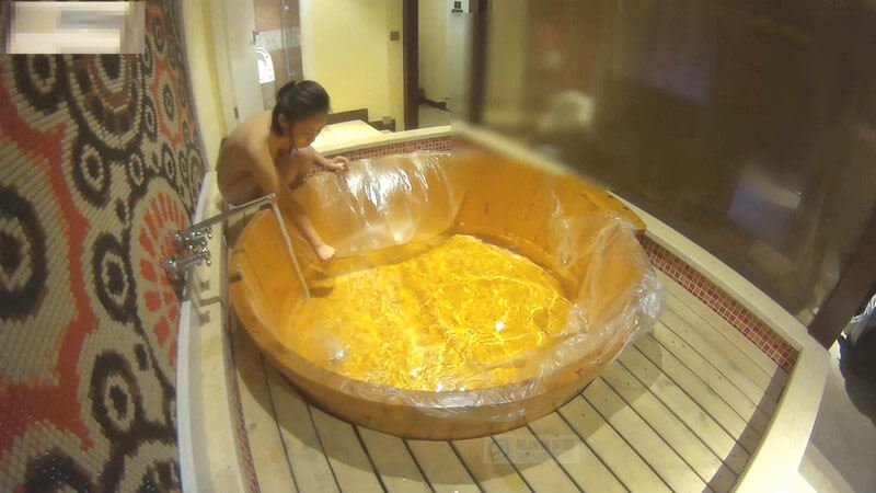 海尔兄弟:姐姐你舒服吗,蛮配合的熟女摆拍后,浴盆口交