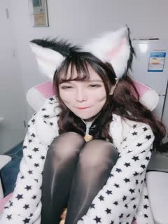 您的私人宠物胡桃妹妹,全程露脸情趣COS装诱惑,激情大秀揉奶玩逼淫声荡语,自己抠穴浪叫呻吟精彩不要错过第05集