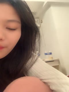来吧展示露脸黑丝情趣CC妹妹在床上被小哥们调教蹂躏,还有好姐妹观战,很的骚穴被大鸡巴爆草抽插浪叫不断第02集