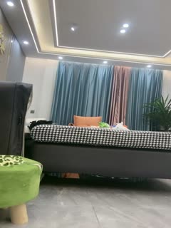 骚劲十足的淫荡娇娃,全程露脸大秀直播,面对镜头坐插道具蹂躏骚穴,玩弄骚奶子高潮不止浪叫不断精彩别错过第04集