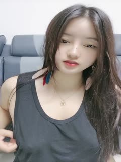 超极品的妞子来救赎狼友来了,撸管推荐风骚诱人的大奶子自己揉捏着伸着舌头要舔狼友的大鸡巴,电动道具插逼