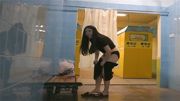 TP水上乐园内部偷拍！浴室裸身美女湿身换衣洗澡实录【第二弹独家流出】