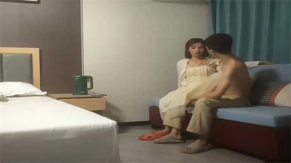 瘦子探花泡良新作：青涩美少妇初次承欢 娇喘连连欲拒还迎