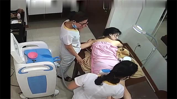 绝密流出！黑客入侵美体中心盗摄视角 美乳娇喘人妻出轨实录[ABP-934] 園田みおん